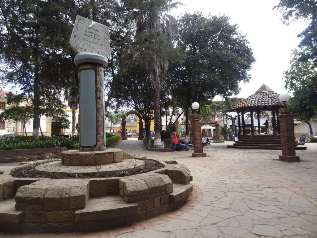 Cafés de la plaza de Samaipata