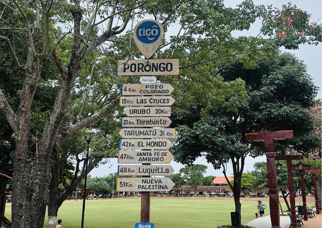 Plaza misional de Porongo